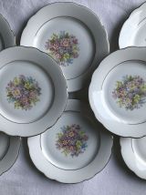 8 Assiettes à dessert - en porcelaine