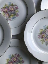 8 Assiettes à dessert - en porcelaine