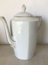 Théière en porcelaine de Limoges 