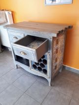 Buffet, bar shabby