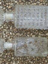 lot de 2 anciens flaçons en  verre , vintage