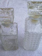 lot de 2 anciens flaçons en  verre , vintage