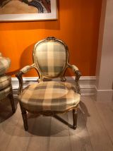 Lot de 4 chaises dorées de style LOUIS XVI