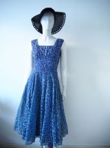 Authentique robe full circle en organdi vintage 50's