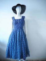 Authentique robe full circle en organdi vintage 50's