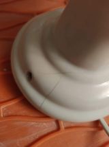 applique main en céramique et globe opaline blanches