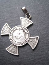 4  pendentifs anciens  Bon état voir photos  en métal 