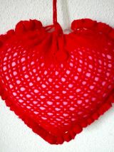 Coussin cœur rouge en crochet - Années 70