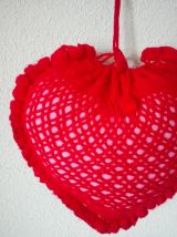 Coussin cœur rouge en crochet - Années 70