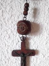 Ancien chapelet rosaire en bois sculpté 