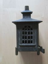 tirelire decor maison en  fonte  ancienne