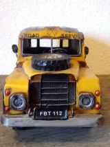 Voiture en tôle  - "Road service"