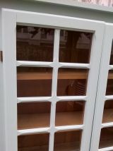 armoire vitrine parisienne couleur vert mint