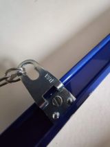 affiche "grand prix de l'âge d'or" encadrement métal bleu