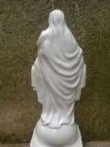 Vierge en porcelaine de Paris