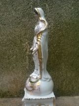 Vierge en porcelaine de Paris