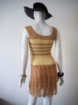 Petite robe en crochet macramé vintage 60's