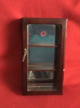 Vitrine d’exposition en bois