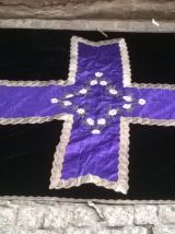 tissu de cercueil en velour brodé