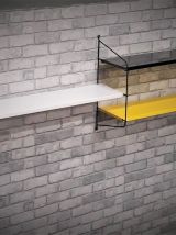 etagere  metal  ; tomado  1960 a70