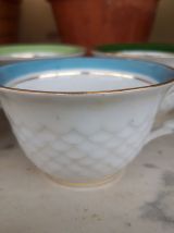 Tasses porcelaine +s.tasses bords couleur et or
