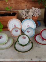 Tasses porcelaine +s.tasses bords couleur et or