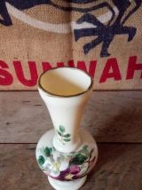 Joli vase ancien en opaline 