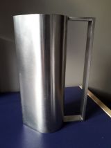 Pichet en inox brossé au design italien signé Armani Casa