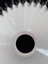 Suspension plate en verre opaline mat avec colllerette 