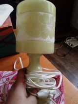 Lampe en marbre-Ton beige avec decoration blanche incrustée