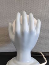 lampe main en céramique bleue et globe opaline blanc vintage