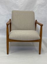 Fauteuil GFM-142 par Edmund Homa année 1960 tissu beige. 