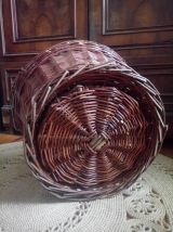 Grande corbeille  en noisetier tressé (Art populaire)