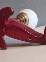 lampe otarie en céramique bordeaux avec globe opaline