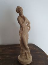 Sculpture femme grecque pensante numeroté et signé FG