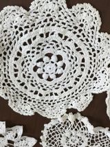 Lot de 5 napperons dentelle vintage