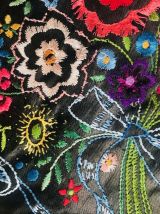 Coussin rond brodé vintage années 60