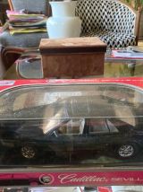 cadillac seville sts 1/18 Avec Boite