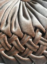 Coussin rond en velours plissé années 60