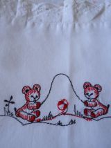 3 Taies d'oreillers Bébé  brodées 40x50cm Vintage