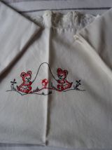3 Taies d'oreillers Bébé  brodées 40x50cm Vintage