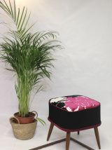 Tabouret en hêtre années 50 gansé magnifique tissu sur l’ass