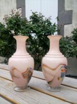 Jolie paire de vases en verre opaline 