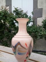 Jolie paire de vases en verre opaline 