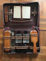 Trousse cuir, nécessaire de toilette "Janvier" années 60