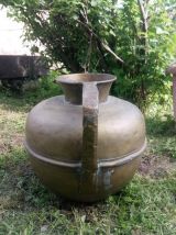 Ancienne grande cruche en cuivre martelé - Art populaire 