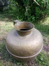 Ancienne grande cruche en cuivre martelé - Art populaire 