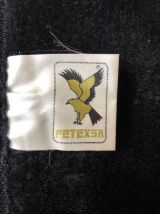 Superbe couverture noire motif tropical 