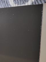 grande lampe avec pied noir et gris carré et abat-jour gris