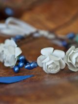 Couronne de fleurs et son bracelet assorti